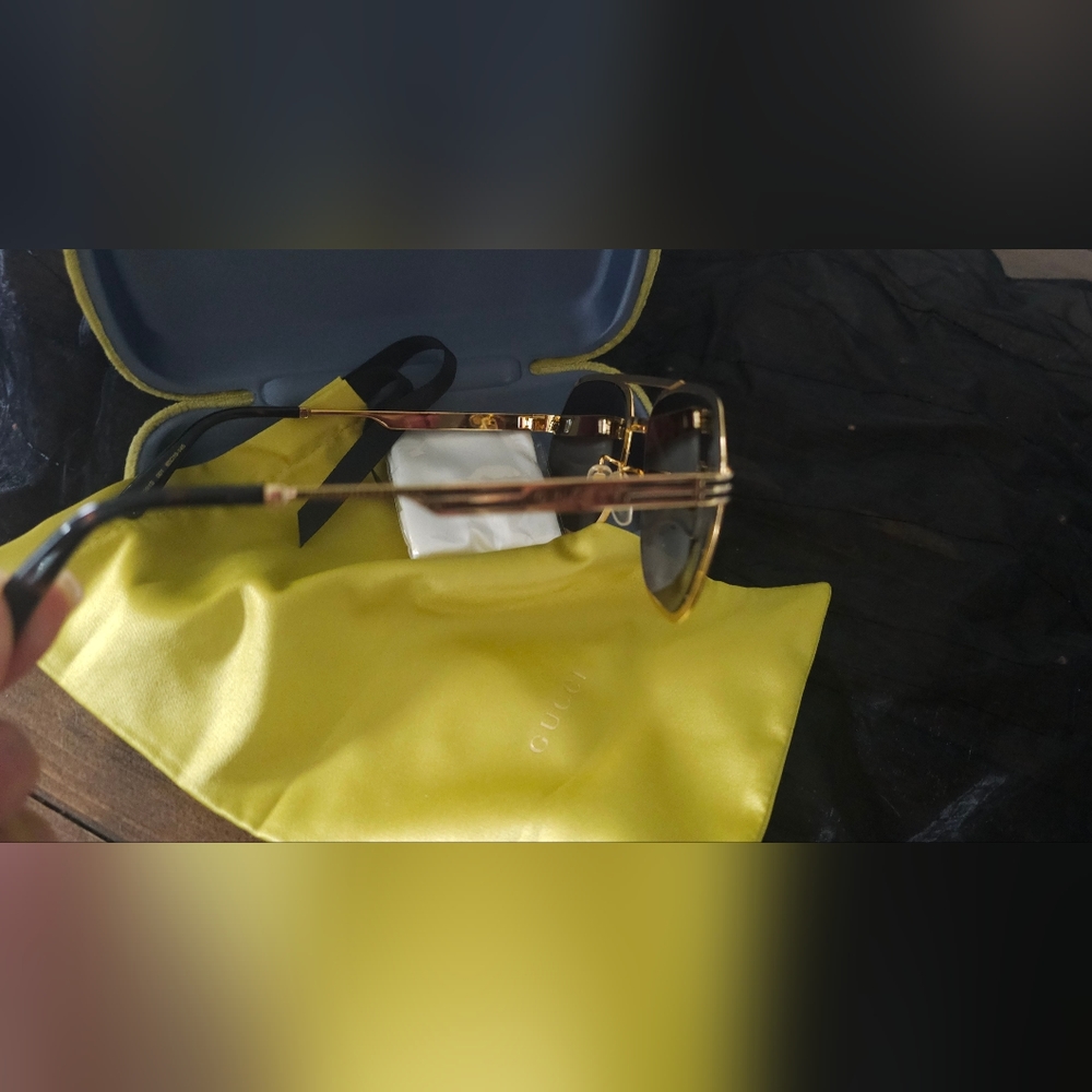 Authentic Gucci Sunglasses GG0981S